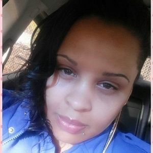 Meet your Posher, Simone bigg red